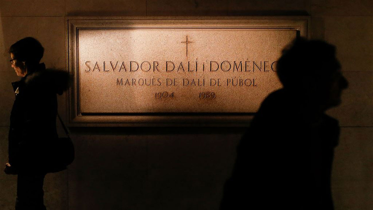 Salvador-Dali-crypt.jpg