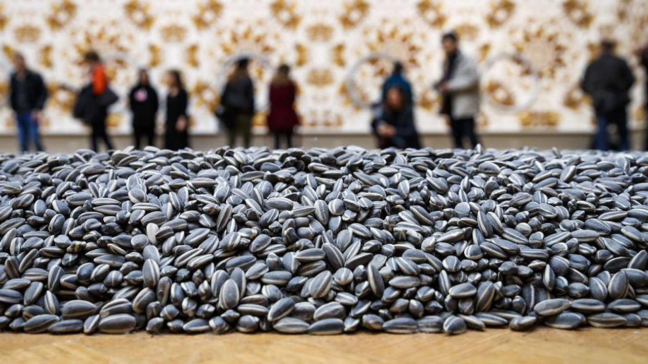 Ai-Weiwei-Sunflowers-Seeds.jpg