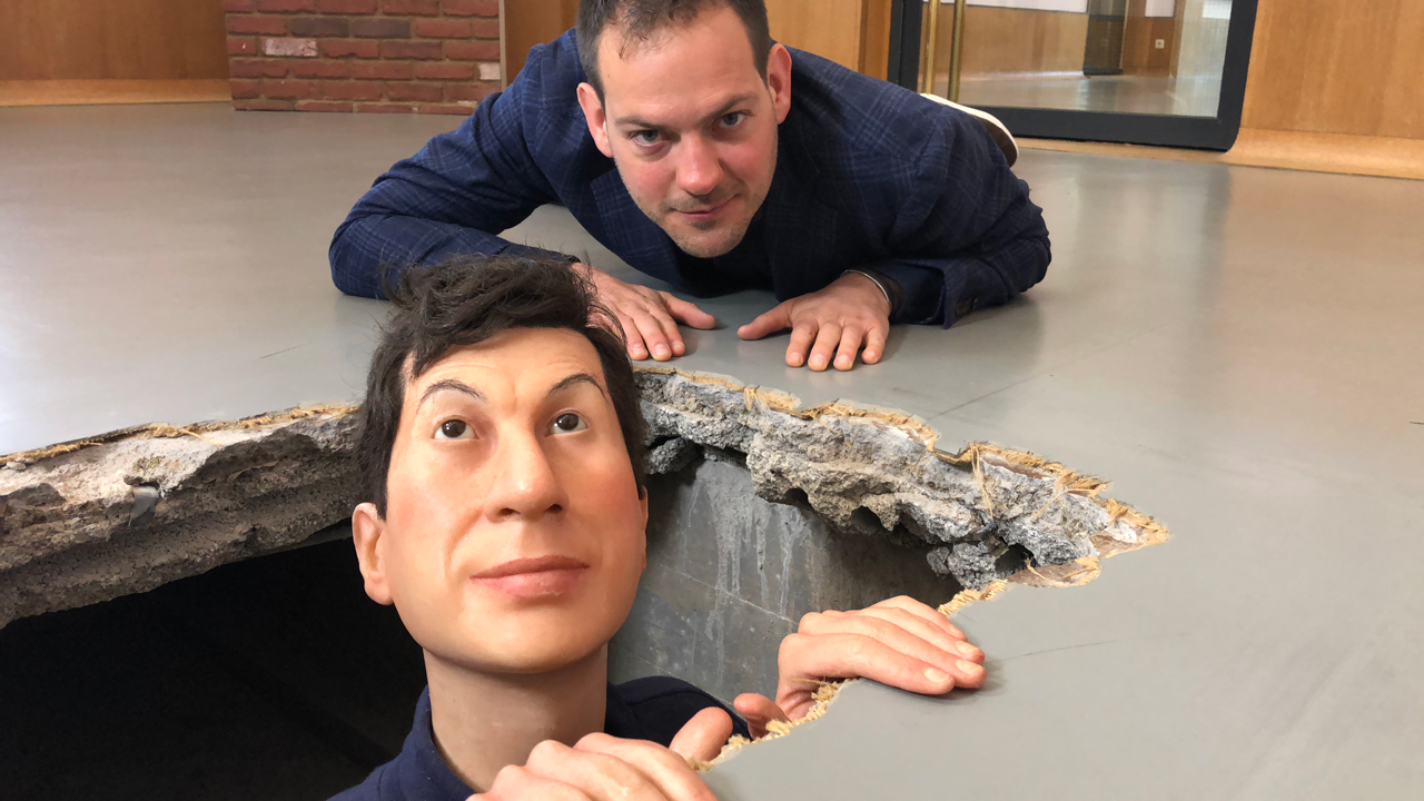 Lucas-de-man-cattelan.jpg