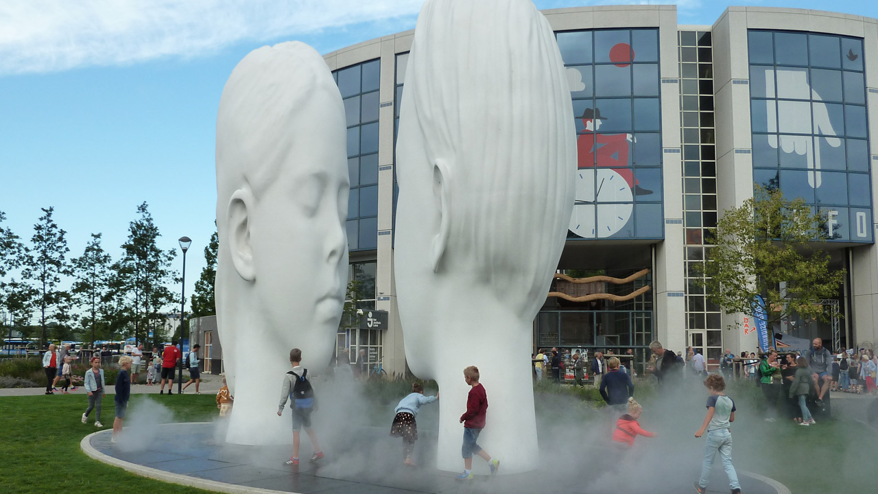 jaume_plensa_love.jpg