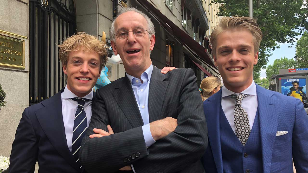 Hans van den Boom met Lucas en Arthur Jussen