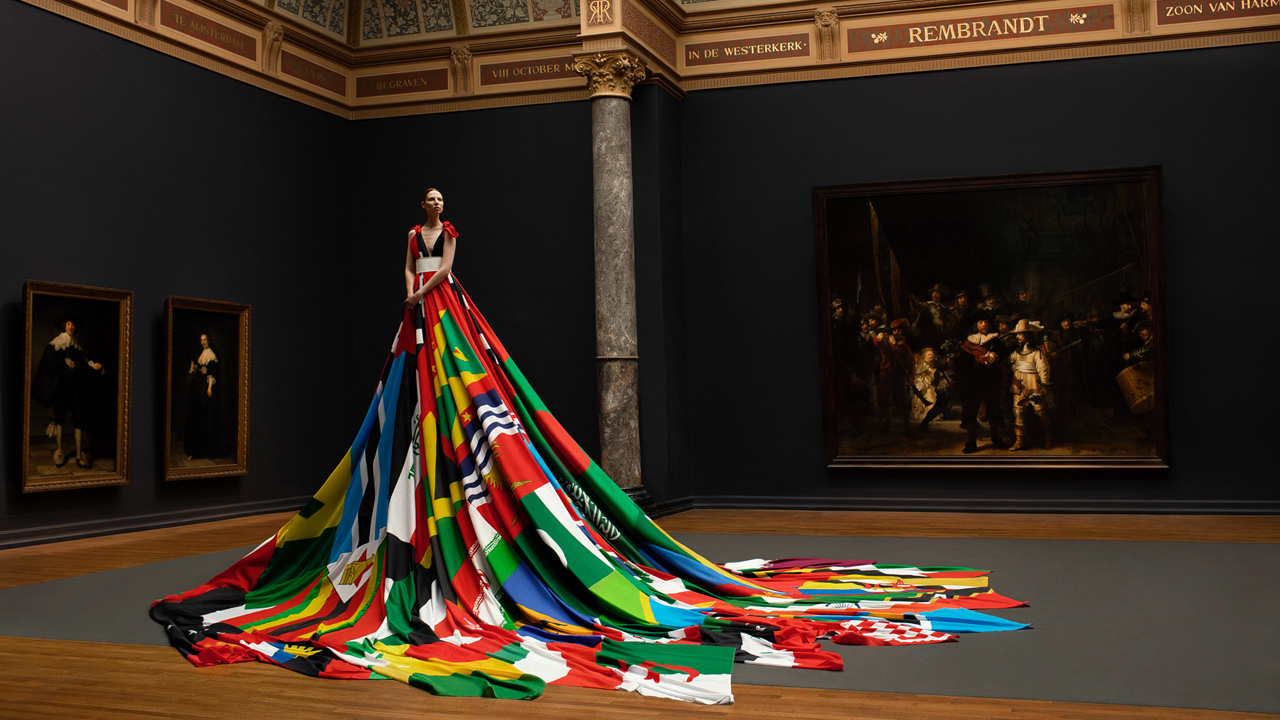 Rainbow-dress-Pieter-Henket-Studio.jpg